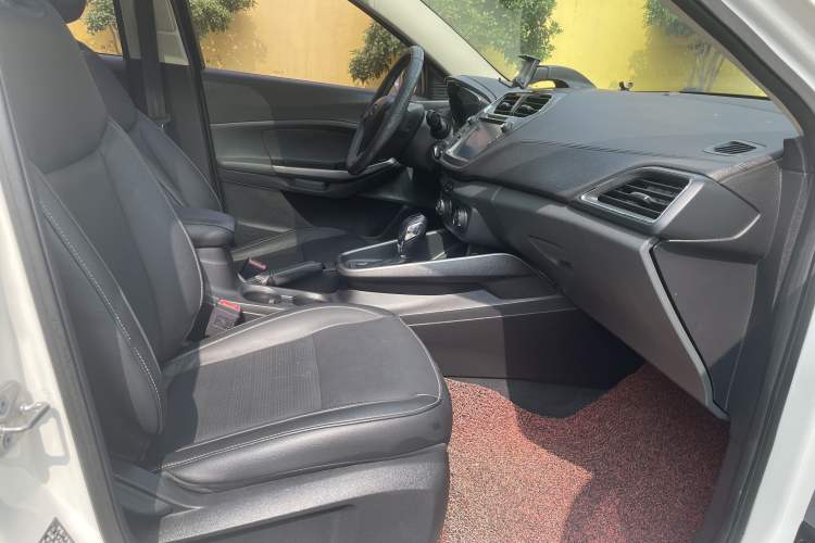 Used Ford Escort 2015 1.5L Automatic Fashion Model Right Front Seat