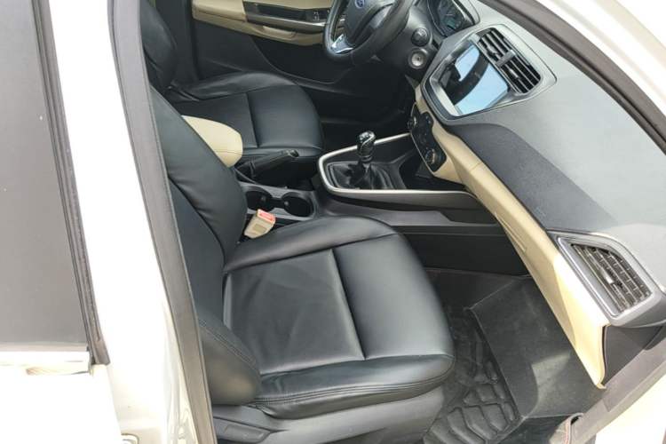 Used Ford Escort 2015 1.5L Manual Comfort Model Right Front Seat
