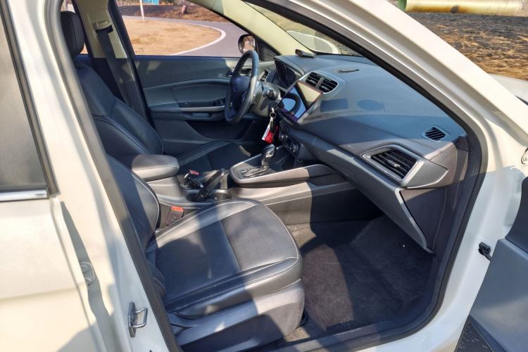 Used Ford Escort 2015 1.5L Automatic Fashion Model Right Front Seat