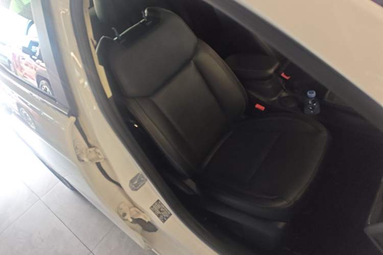 Used Ford Escort 2015 1.5L Automatic Fashion Model Right Front Seat