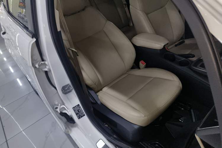 Used Ford Escort 2015 1.5L Automatic Fashion Model Right Front Seat