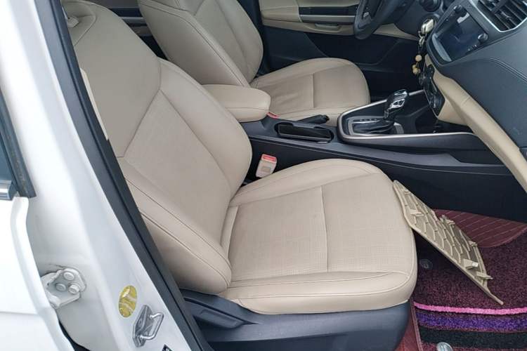 Used Ford Escort 2015 1.5L Automatic Fashion Model Right Front Seat