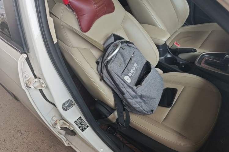 Used Ford Escort 2015 1.5L Automatic Fashion Model Right Front Seat