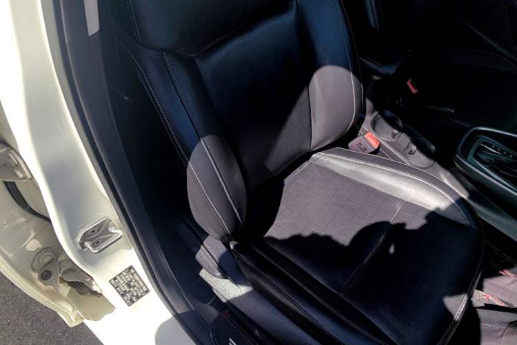 Used Ford Escort 2015 1.5L Automatic Fashion Model Right Front Seat