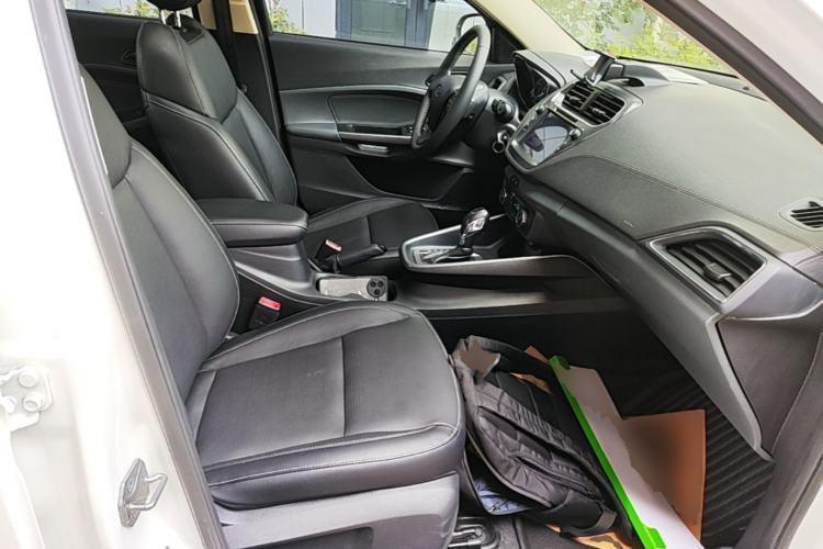 Used Ford Escort 2015 1.5L Automatic Fashion Model Right Front Seat