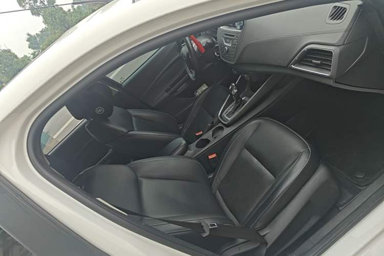 Used Ford Escort 2015 1.5L Automatic Fashion Model Right Front Seat