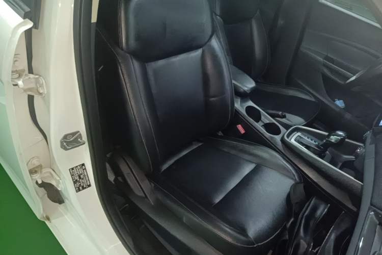 Used Ford Escort 2015 1.5L Automatic Fashion Model Right Front Seat