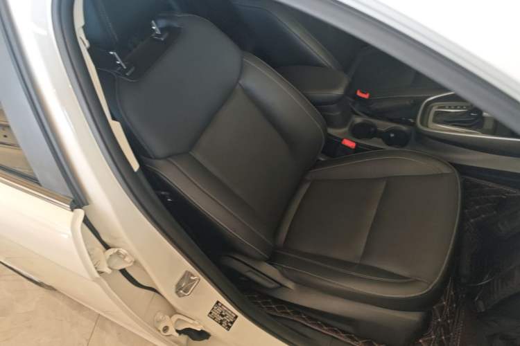 Used Ford Escort 2015 1.5L Automatic Fashion Model Right Front Seat