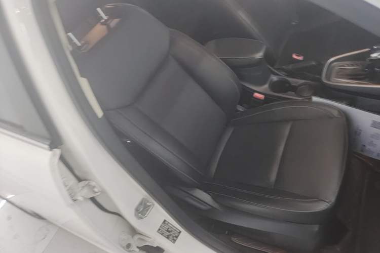 Used Ford Escort 2015 1.5L Automatic Fashion Model Right Front Seat