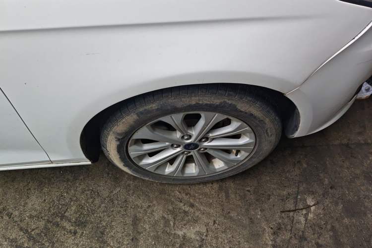 Used Ford Escort 2015 1.5L Automatic Fashion Model Right Front Wheel Hub