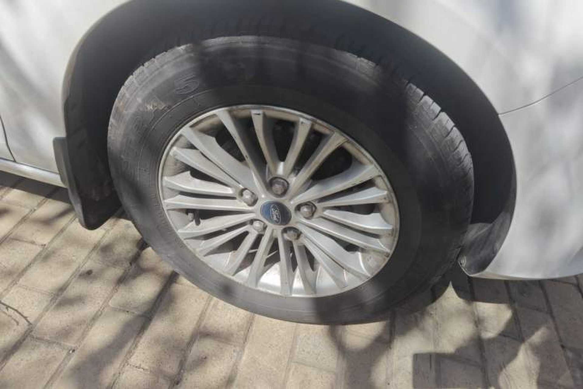 Used Ford Escort 2015 1.5L Automatic Comfort Edition Right Front Wheel Hub