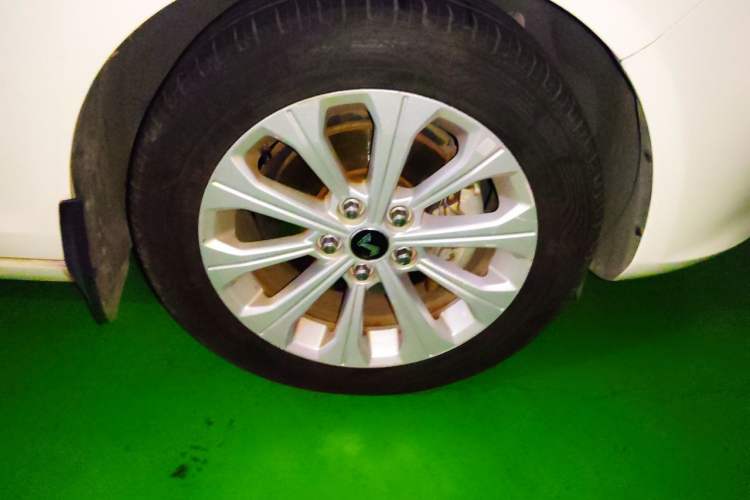 Used Ford Escort 2015 1.5L Automatic Fashion Model Right Front Wheel Hub