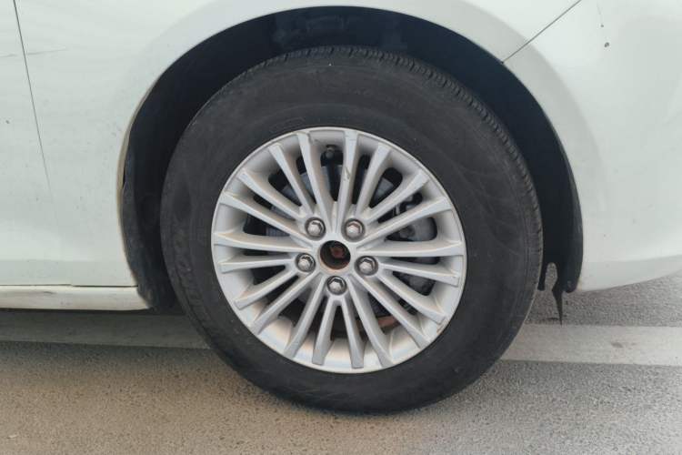 Used Ford Escort 2015 1.5L Automatic Comfort Edition Right Front Wheel Hub