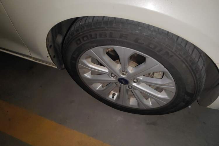 Used Ford Escort 2015 1.5L Manual Fashion Edition Right Front Wheel Hub