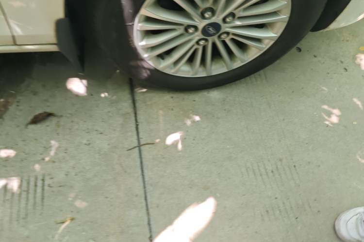 Used Ford Escort 2015 1.5L Automatic Comfort Edition Right Front Wheel Hub