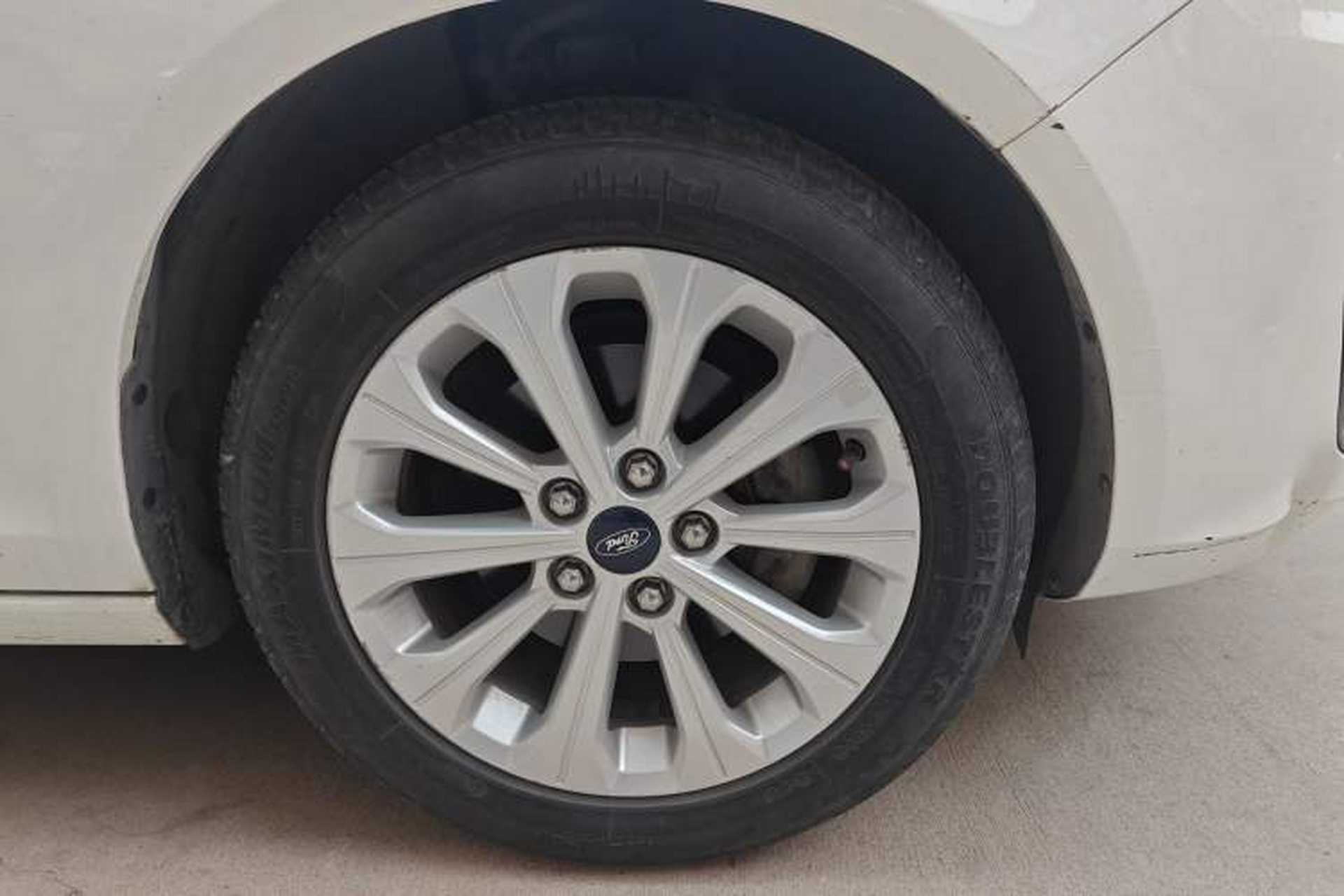 Used Ford Escort 2015 1.5L Automatic Fashion Model Right Front Wheel Hub