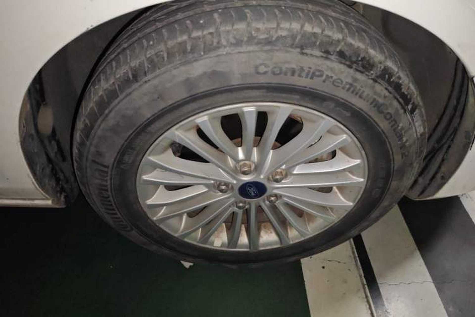 Used Ford Escort 2015 1.5L Automatic Comfort Edition Right Front Wheel Hub