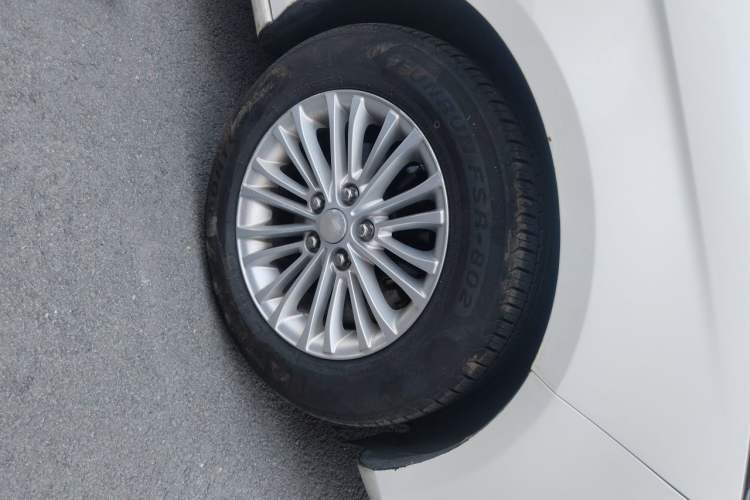Used Ford Escort 2015 1.5L Automatic Comfort Edition Right Front Wheel Hub