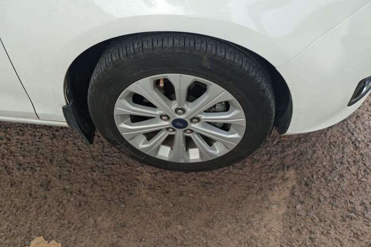 Used Ford Escort 2015 1.5L Automatic Fashion Model Right Front Wheel Hub