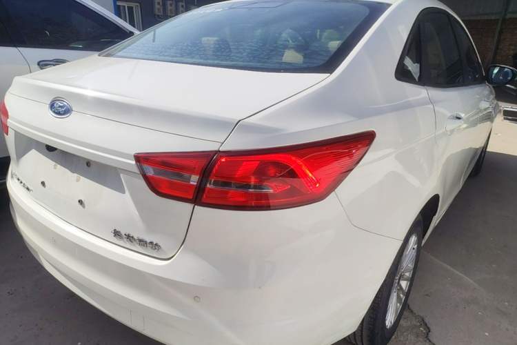 Used Ford Escort 2015 1.5L Automatic Comfort Edition Right Rear Taillight