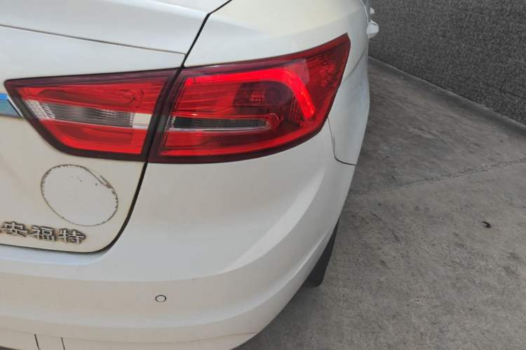 Used Ford Escort 2015 1.5L Automatic Comfort Edition Right Rear Taillight