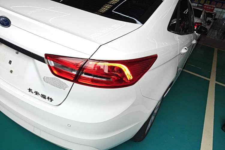 Used Ford Escort 2015 1.5L Automatic Fashion Model Right Rear Taillight