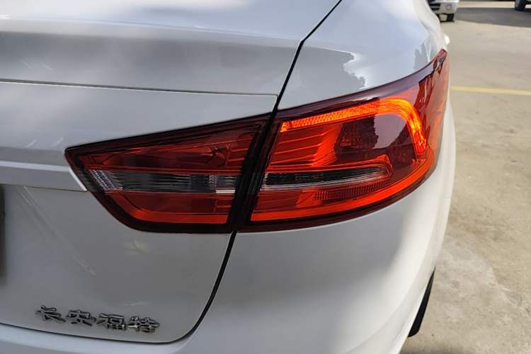 Used Ford Escort 2015 1.5L Automatic Comfort Edition Right Rear Taillight