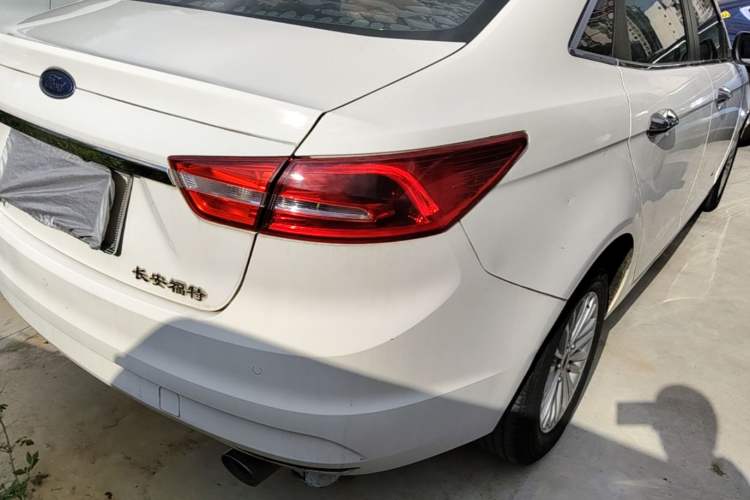 Used Ford Escort 2015 1.5L Manual Comfort Model Right Rear Taillight
