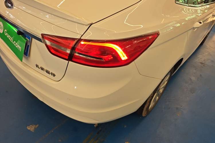 Used Ford Escort 2015 1.5L Automatic Fashion Model Right Rear Taillight