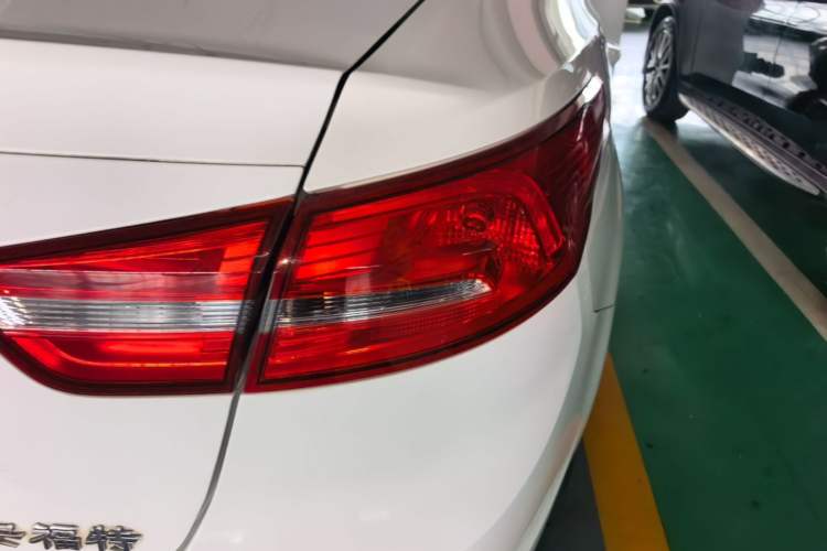 Used Ford Escort 2015 1.5L Automatic Comfort Edition Right Rear Taillight