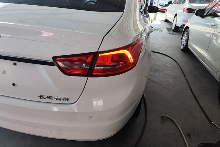 Used Ford Escort 2015 1.5L Manual Fashion Edition Right Rear Taillight