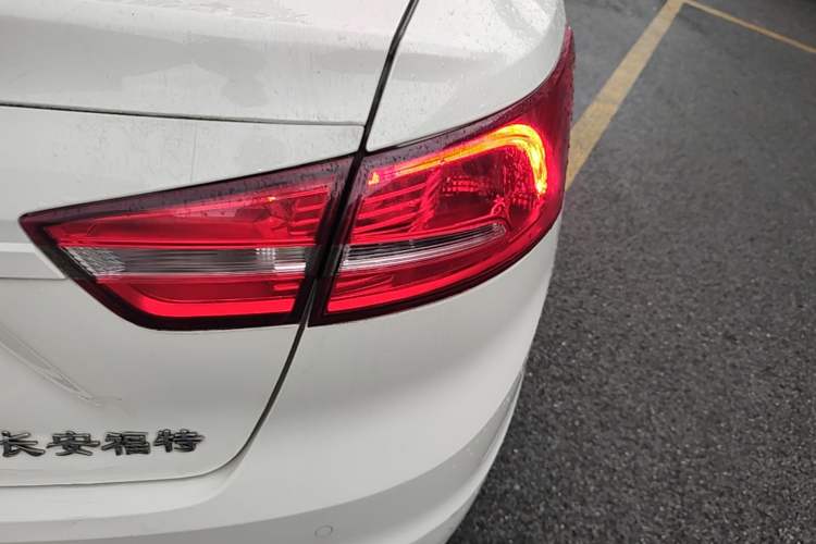 Used Ford Escort 2015 1.5L Automatic Comfort Edition Right Rear Taillight