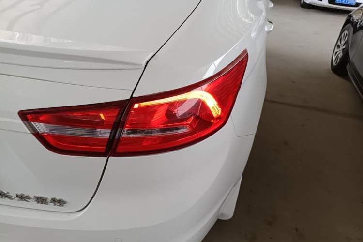 Used Ford Escort 2015 1.5L Automatic Comfort Edition Right Rear Taillight