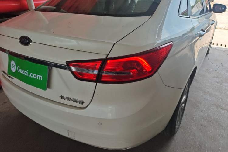 Used Ford Escort 2015 1.5L Automatic Fashion Model Right Rear Taillight