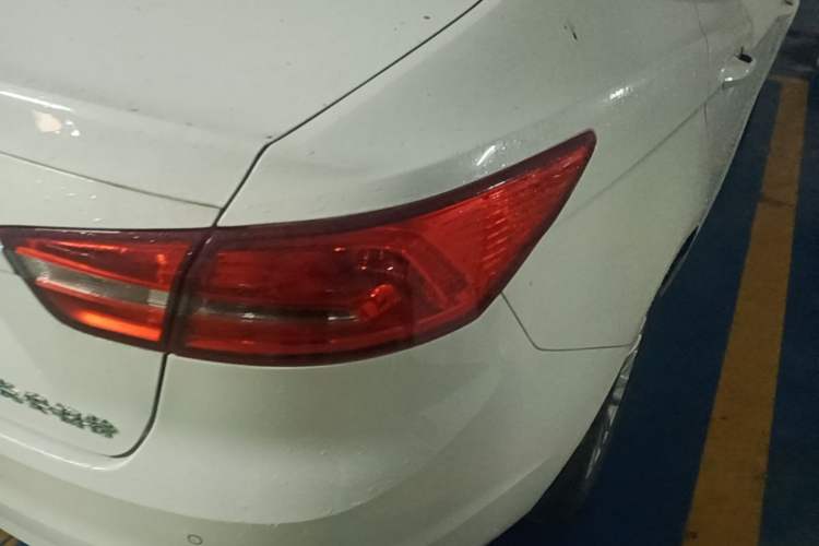 Used Ford Escort 2015 1.5L Automatic Comfort Edition Right Rear Taillight