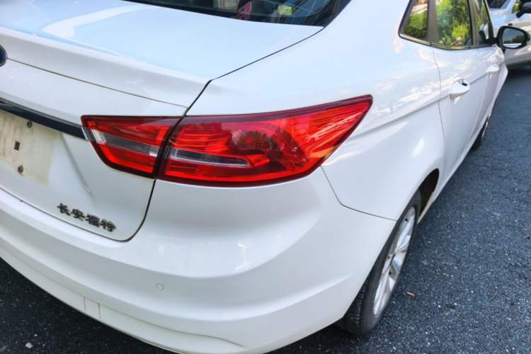 Used Ford Escort 2015 1.5L Automatic Fashion Model Right Rear Taillight