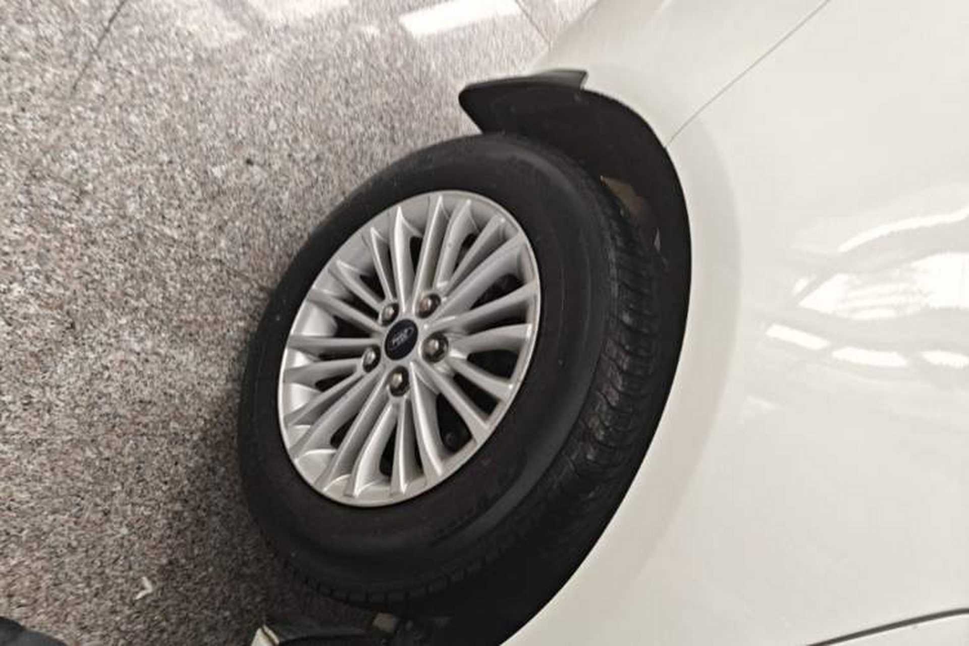 Used Ford Escort 2015 1.5L Automatic Comfort Edition Right Rear Wheel Hub