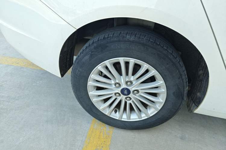Used Ford Escort 2015 1.5L Manual Comfort Model Right Rear Wheel Hub