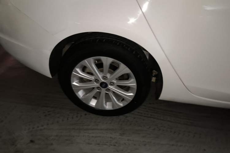 Used Ford Escort 2015 1.5L Manual Fashion Edition Right Rear Wheel Hub