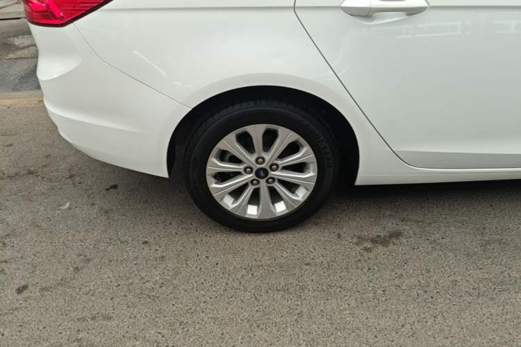 Used Ford Escort 2015 1.5L Automatic Fashion Model Right Rear Wheel Hub