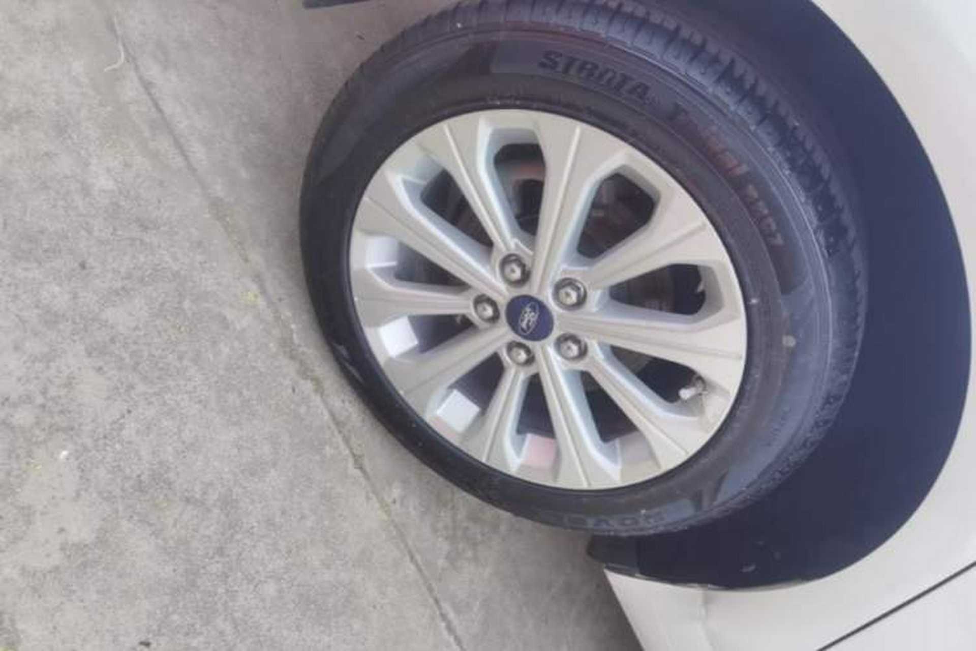 Used Ford Escort 2015 1.5L Automatic Fashion Model Right Rear Wheel Hub