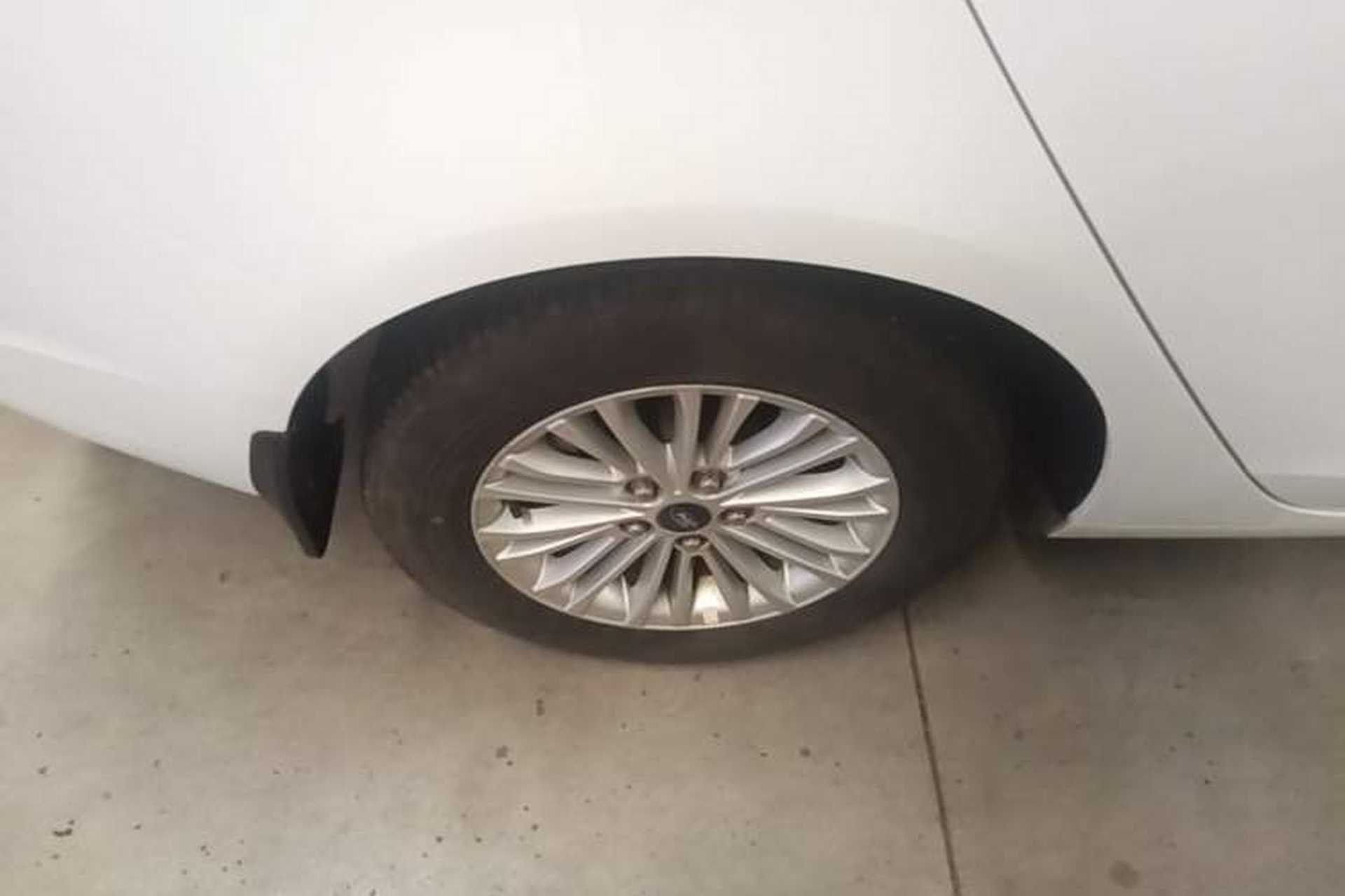 Used Ford Escort 2015 1.5L Automatic Comfort Edition Right Rear Wheel Hub