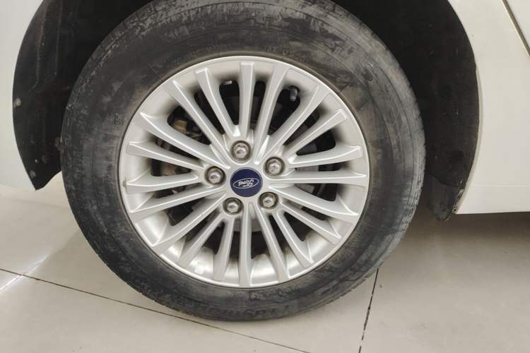 Used Ford Escort 2015 1.5L Manual Comfort Model Right Rear Wheel Hub