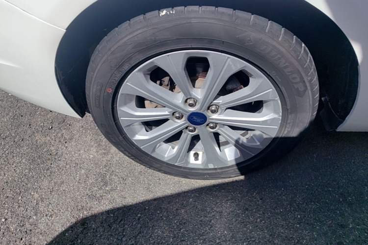 Used Ford Escort 2015 1.5L Automatic Fashion Model Right Rear Wheel Hub