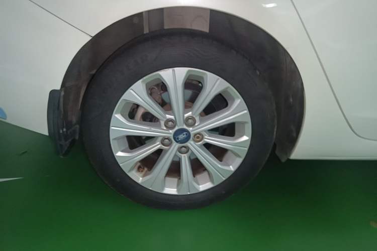 Used Ford Escort 2015 1.5L Automatic Fashion Model Right Rear Wheel Hub