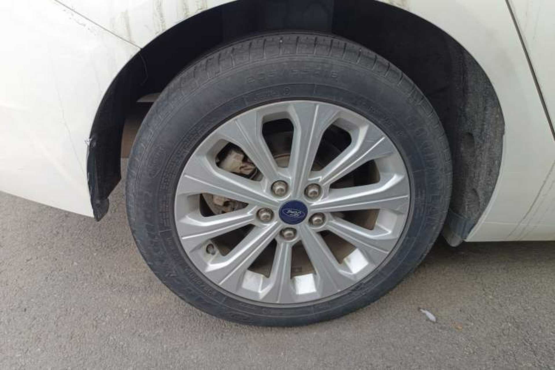 Used Ford Escort 2015 1.5L Automatic Fashion Model Right Rear Wheel Hub