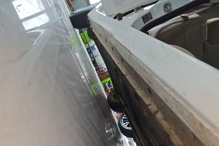 Used Ford Escort 2015 1.5L Manual Comfort Model Right Side Sill