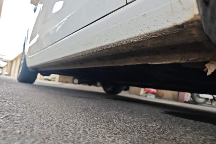 Used Ford Escort 2015 1.5L Manual Fashion Edition Right Side Sill