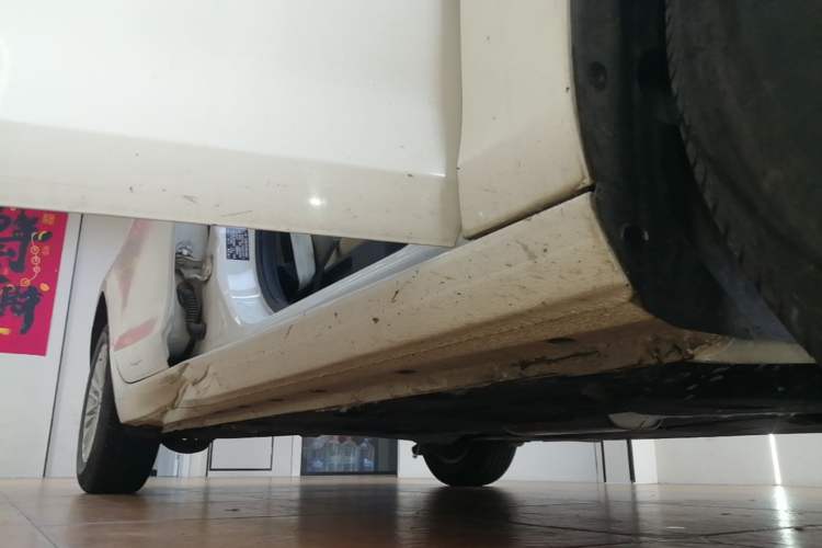 Used Ford Escort 2015 1.5L Automatic Comfort Edition Right Side Sill