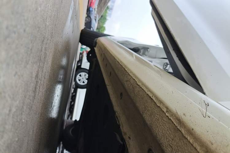 Used Ford Escort 2015 1.5L Automatic Comfort Edition Right Side Sill